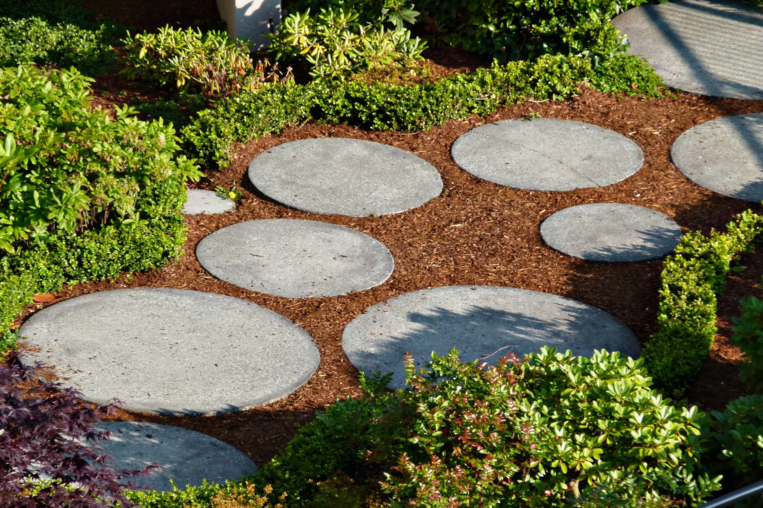 Paving in a low carbon garden