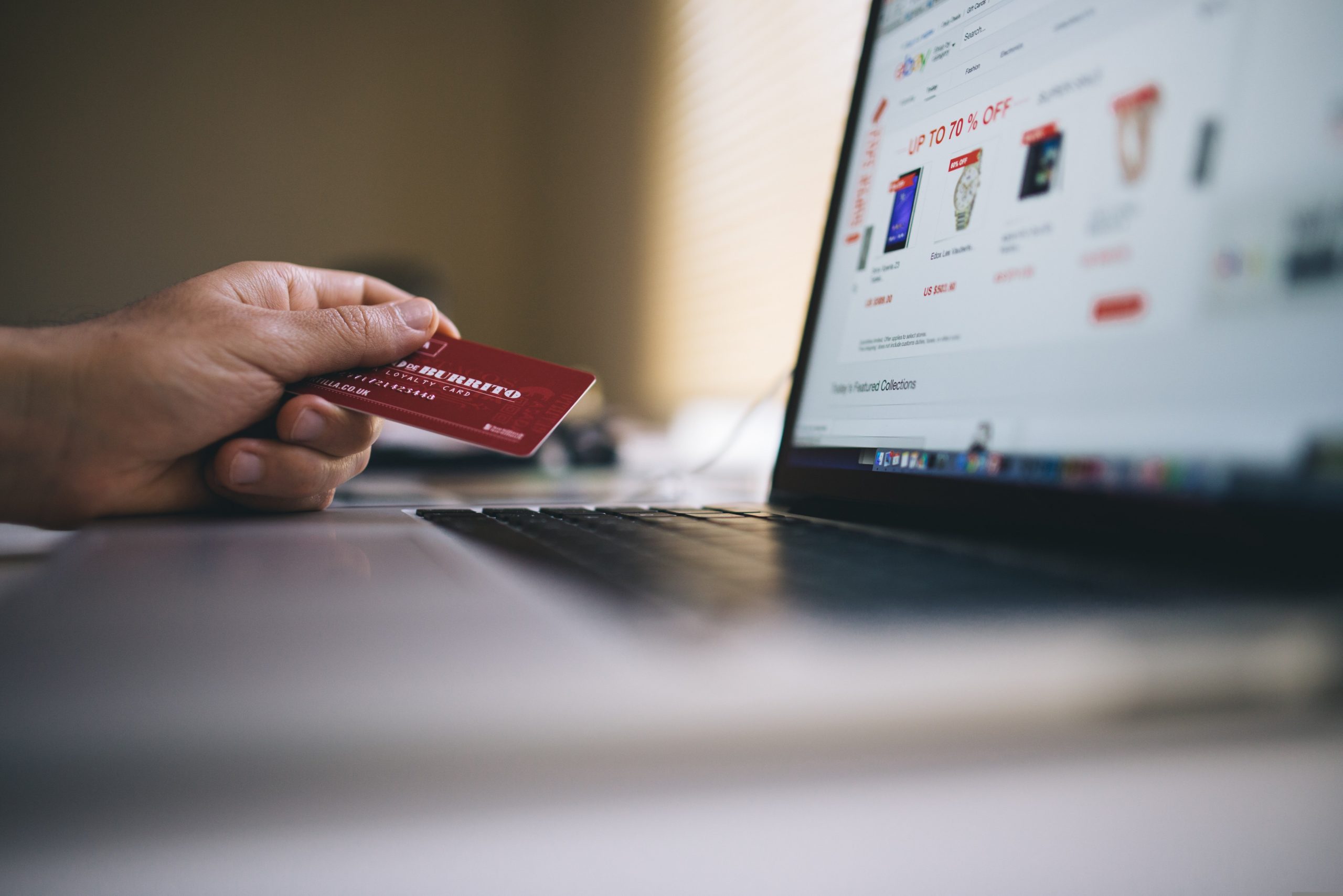 Which is better: Supermarket delivery or going to the supermarket?
